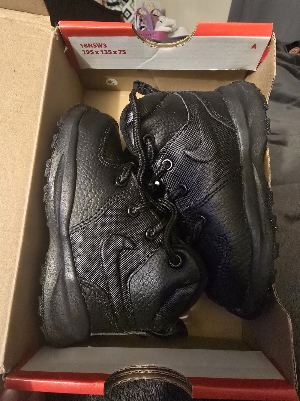 Toddler Nike Manoa Size 6